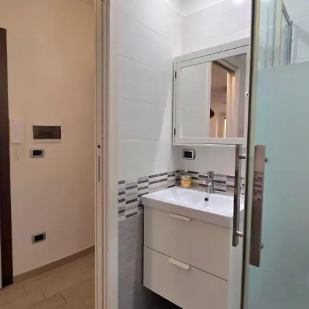 Pure Minimal Loft Barivecchia Old Town Апартаменты
